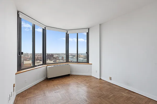 Rented by Corcoran | media 25