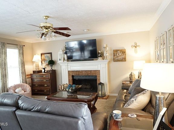 3rd image of 1204 Hearthstone Ln