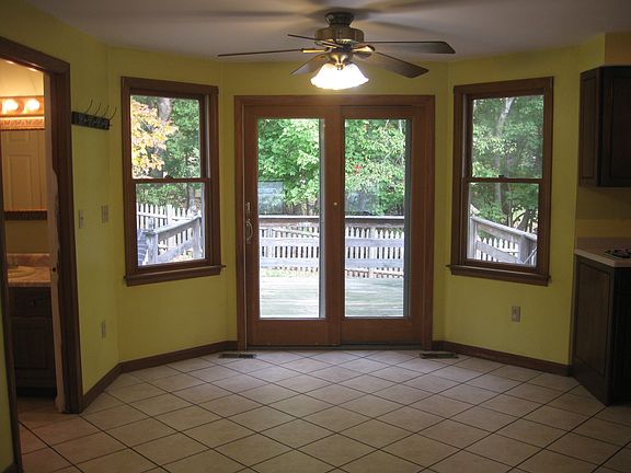 Breakfast Nook/Eat In Kitchen