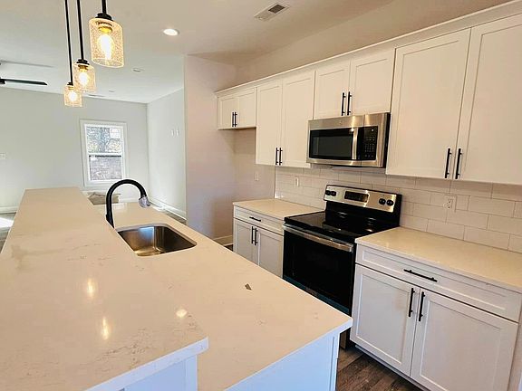 2nd image of 38 Allure Dr