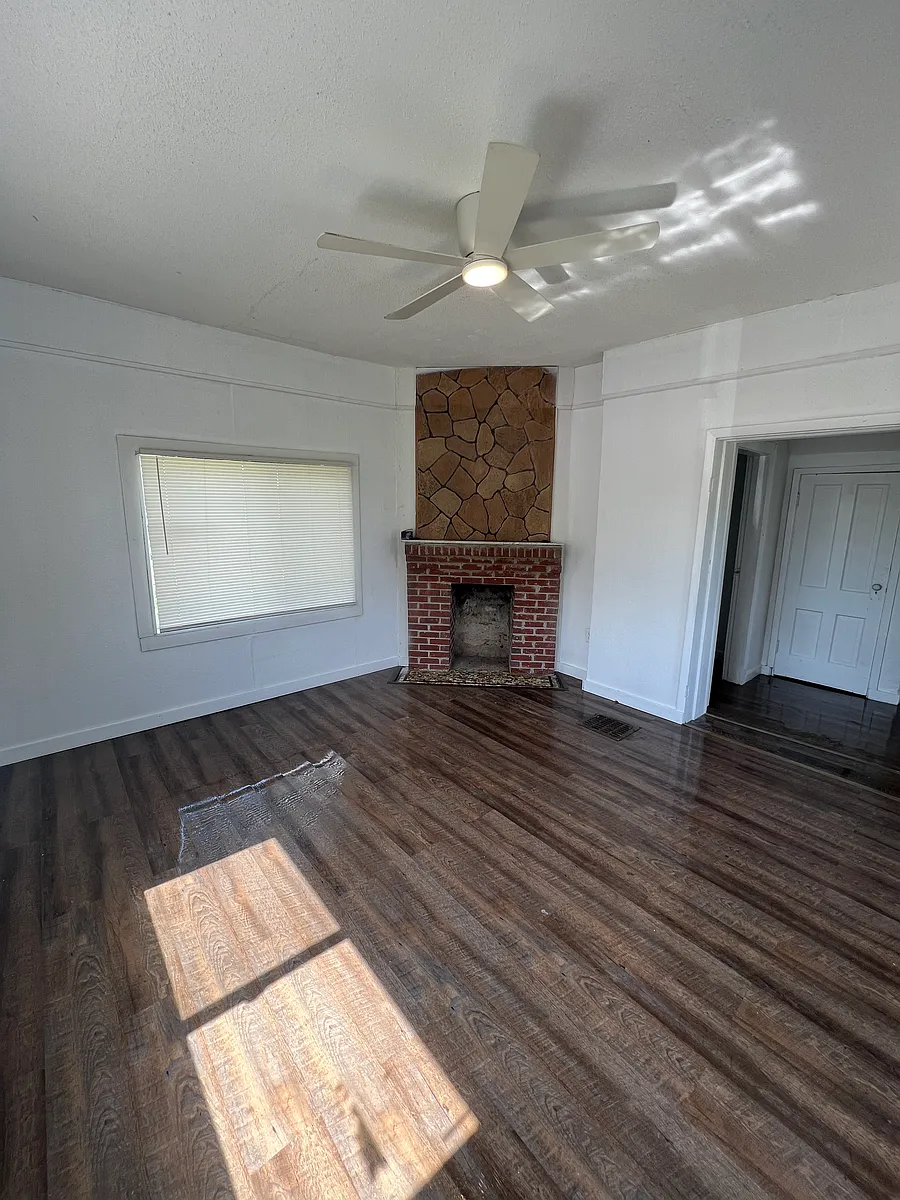 Building Photo - 3600 Groveport Rd