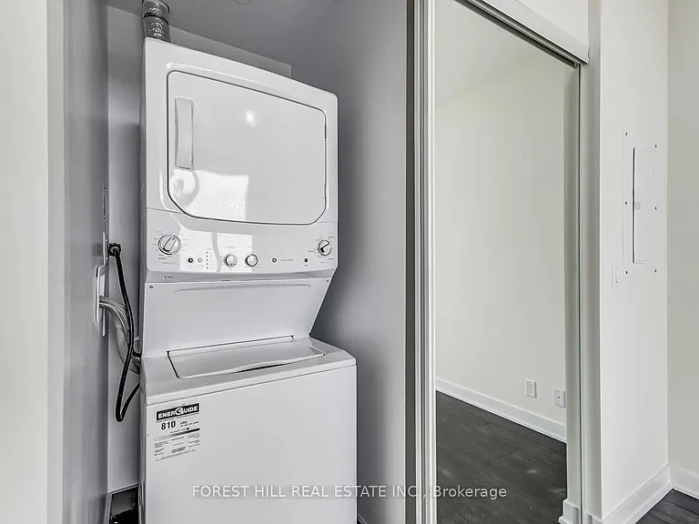 2221 Yonge St #5703 — Photo 25