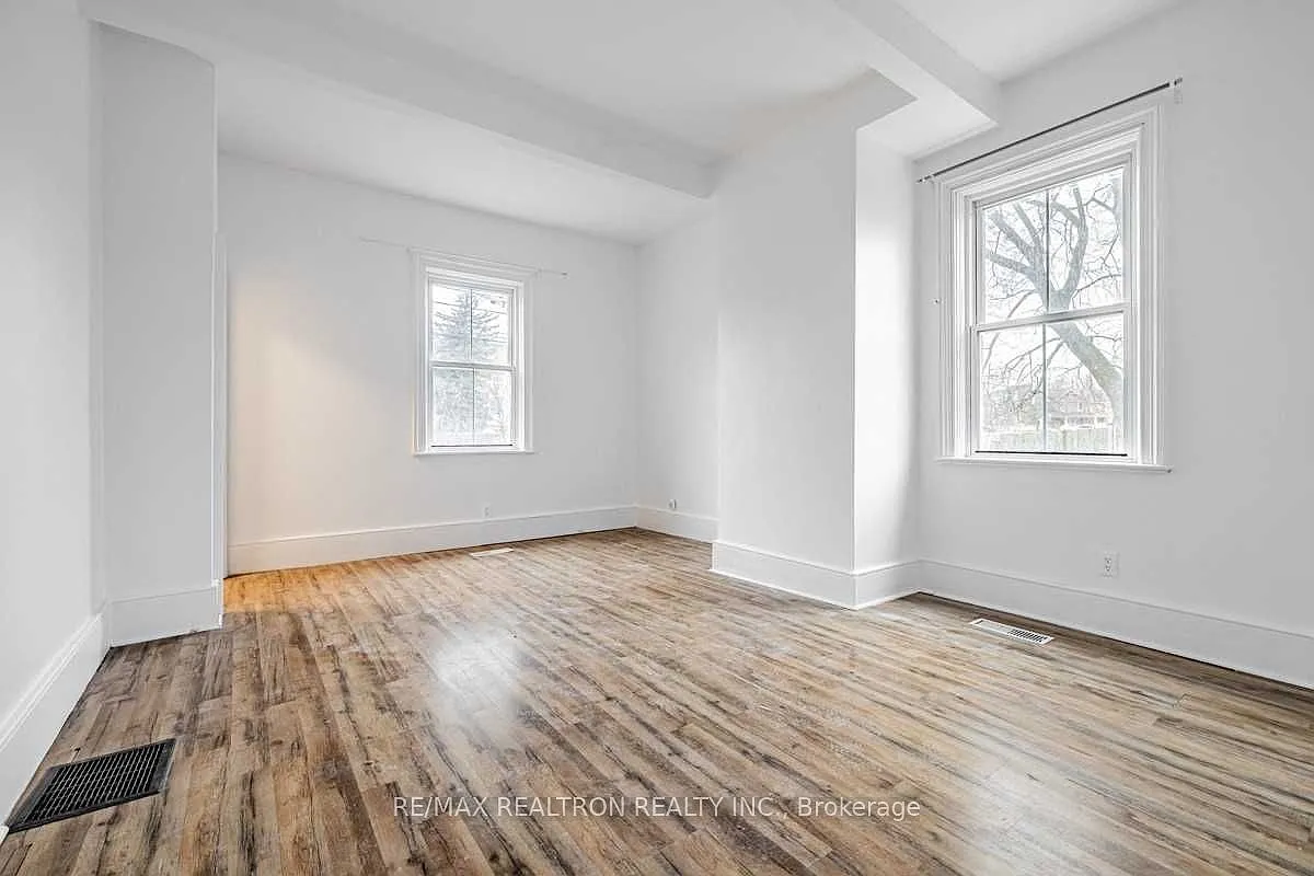 2 bed, $2,350 — Photo 3