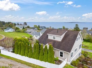 27 Oceanside Rd, Bailey Island, ME 04003