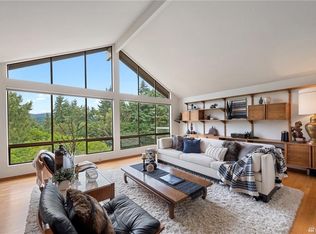 6000 93rd Ave SE, Mercer Island, WA 98040