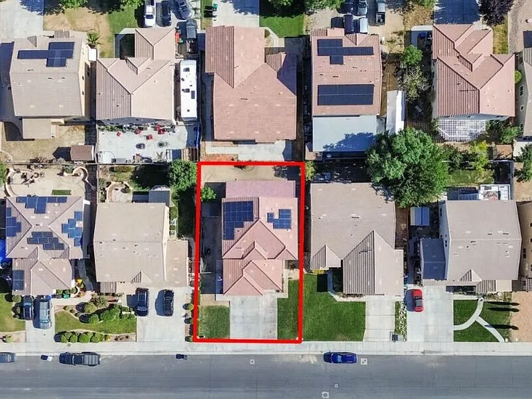 3056 Janine Ave — Photo 3
