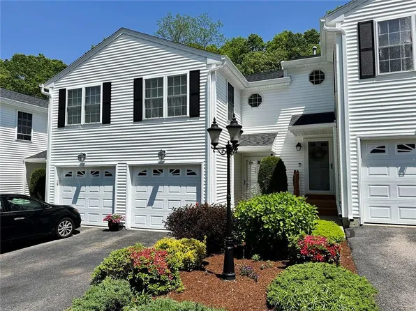 450 Providence St Unit 26, West Warwick, RI 02893