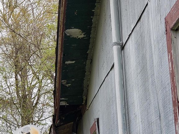 3rd image of 210 W Martin Luther King Dr