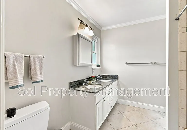 67 Elizabeth Way — Photo 20