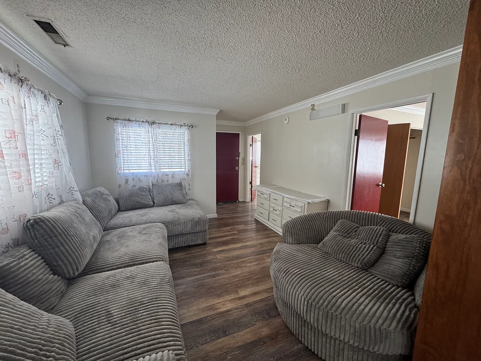 2 bed, 1.5 bath, $3,000 — Photo 2