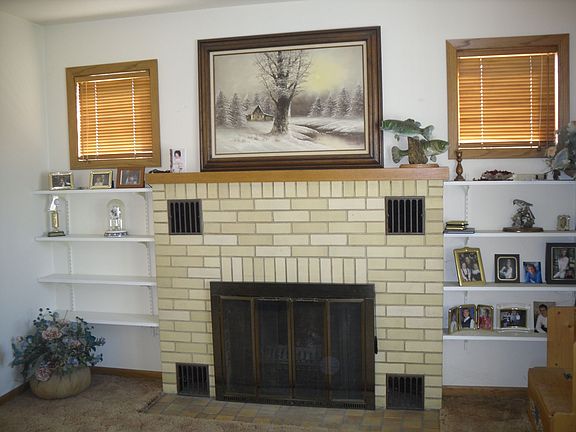Living Rm - fireplace