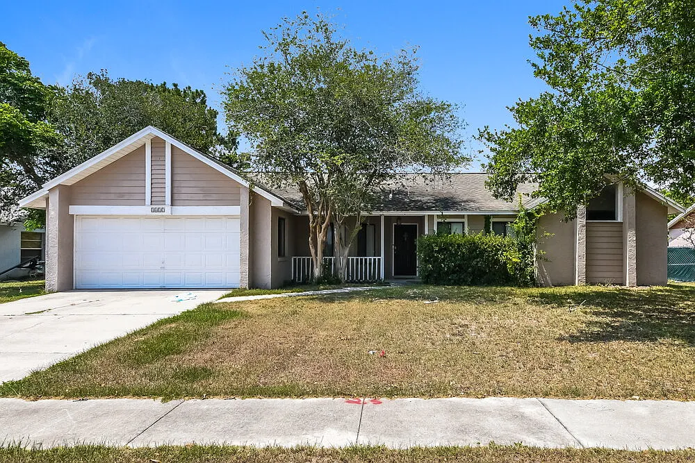 3 bed, 2.0 bath, 1571 sqft, $2,160 — Photo 1