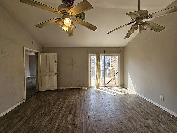 5th image of 962 W 59th Cir