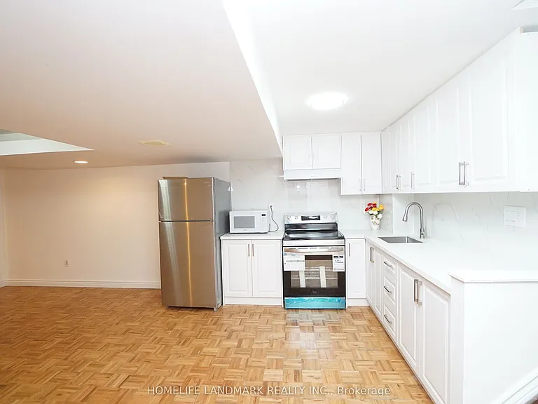 594 Queen Victoria Dr #GOUND BASEMENT — Photo 22