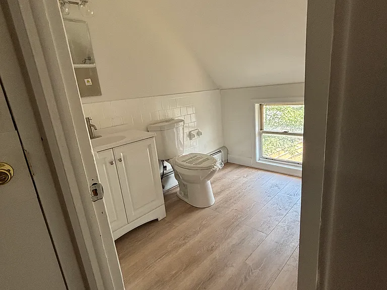 76 Beacon Ave #8 — Photo 5