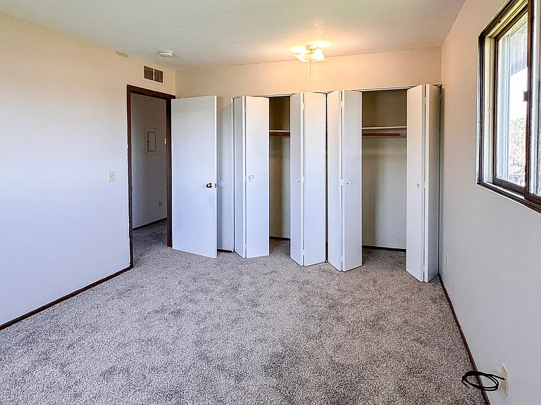 2035 Inverway Ct — Photo 17