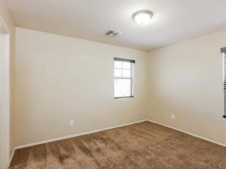 7117 W Sophie Ln — Photo 17