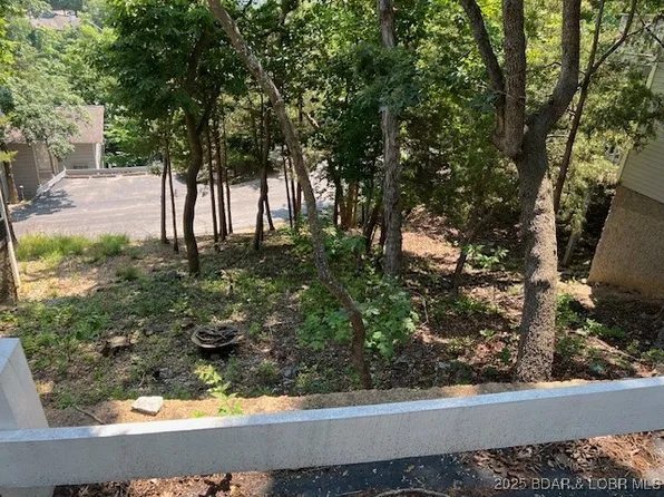 332 Tan Tar A Dr, Osage Beach, MO 65065