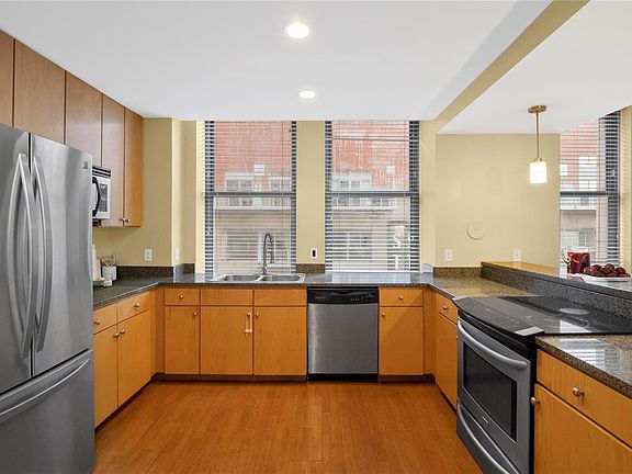 3rd image of 314 N Broadway Ave #801