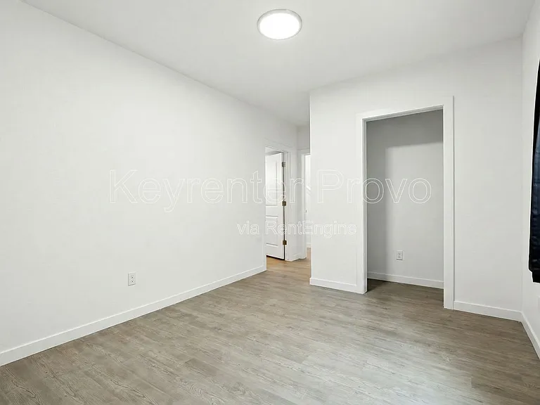 371 E Levengrove Dr — Photo 5