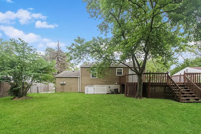 2226 Bernie Dr — Photo 10