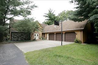 5th image of 10373 Lloy St