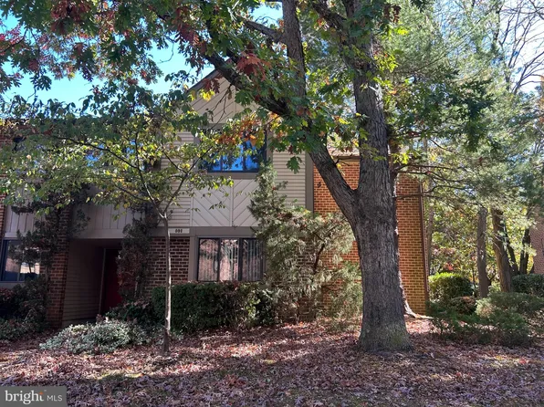401 Cypress Point Cir, Mount Laurel, NJ 08054