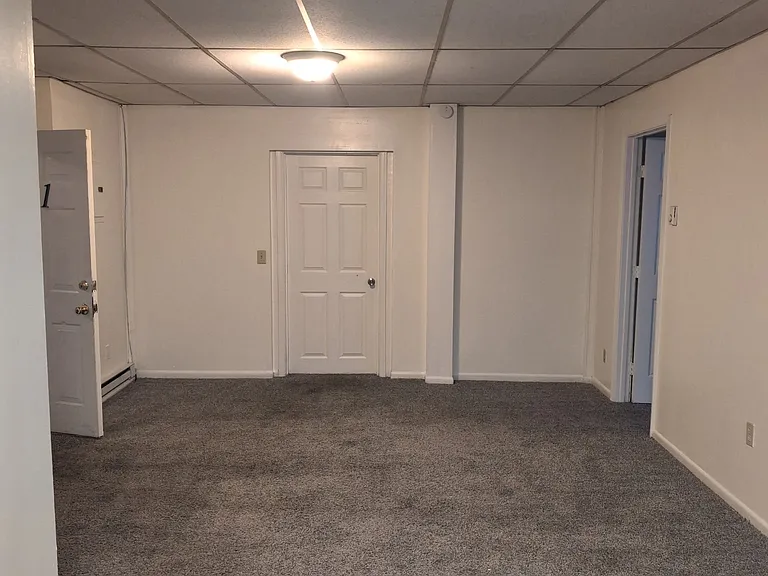 150 Main St #11 — Photo 6