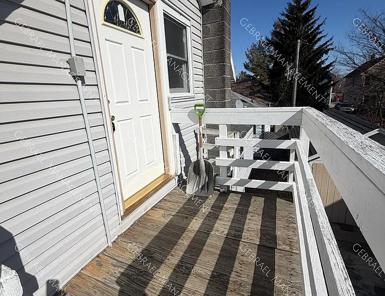 926 Willow St — Photo 1