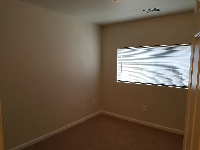 1213 Taft Ave — Photo 13