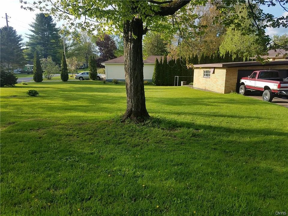 2nd image of 8805 Karlen Rd