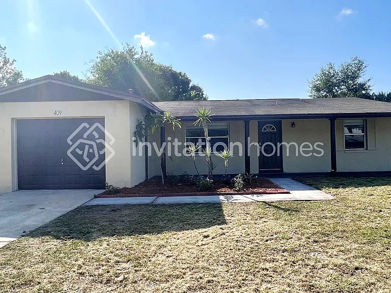 409 S Hawthorn Cir — Photo 1