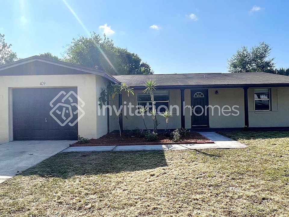 1st image of 409 S Hawthorn Cir