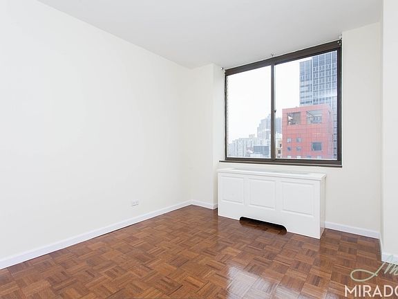 4th image of 245 E 44th St APT 5D