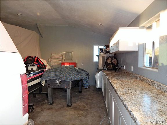 5th image of 8041 S Evergreen Dr