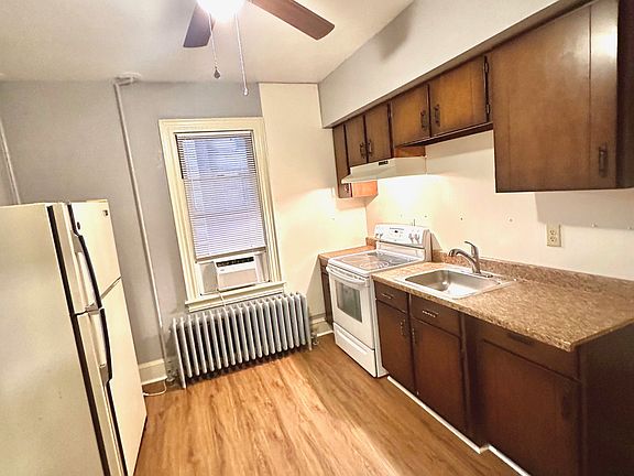 518 Third St 1F Front - Kitchen