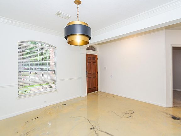 5th image of 2403 Old River Ln