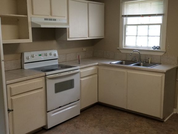 2nd image of 602 Melba Ave