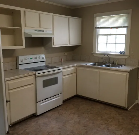 602 Melba Ave — Photo 2