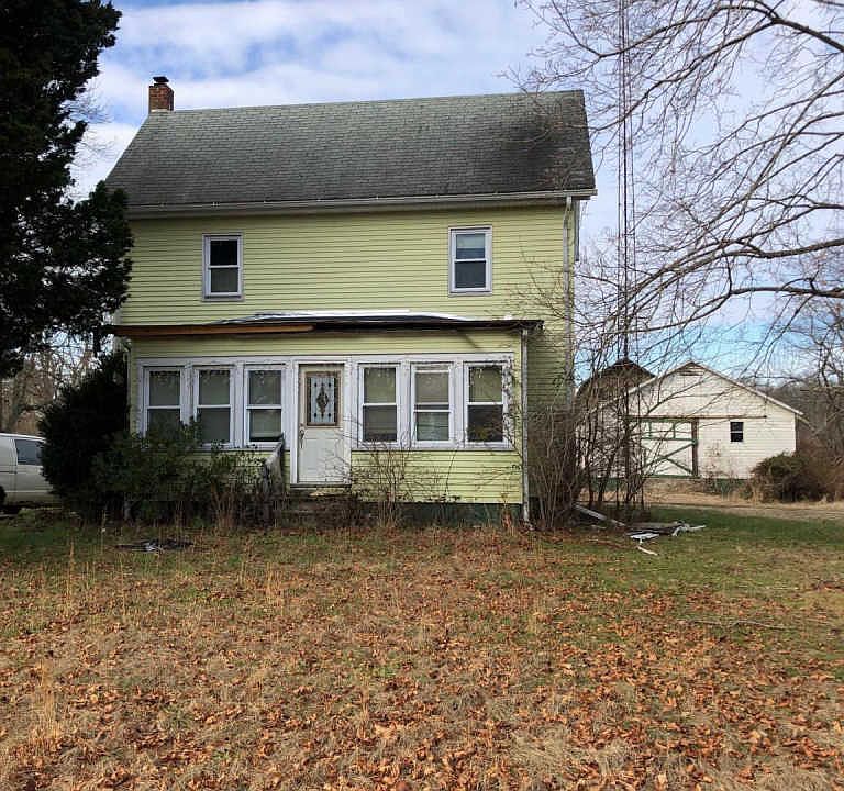 2nd image of 940 Hogbin Rd