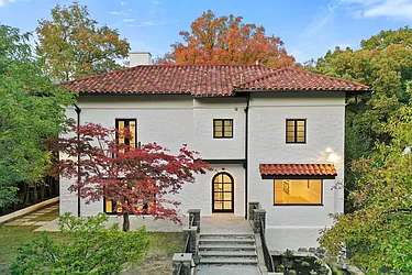 4401 Manhattan College Parkway in Fieldston