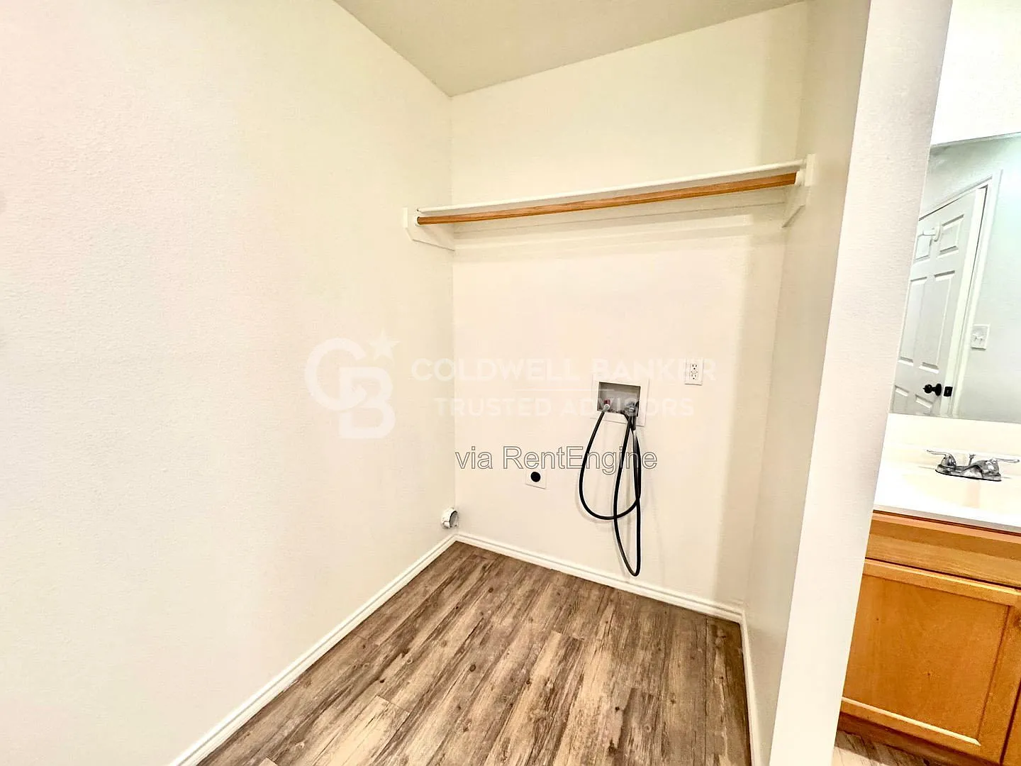 3 bed, 1.0 bath, 963 sqft, $1,050 — Photo 4