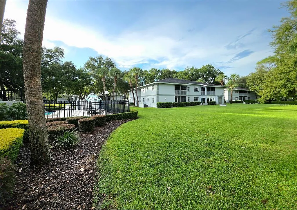 3 bed, 2.0 bath, 1029 sqft, $1,399 — Photo 1