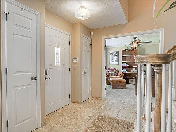 4th image of 5923 Whitehorse Ct