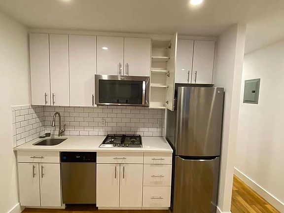 2nd image of 21 Gramercy Park #2DD
