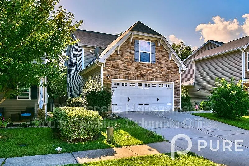 3 bed, 2.5 bath, 2282 sqft, $2,295 — Photo 3