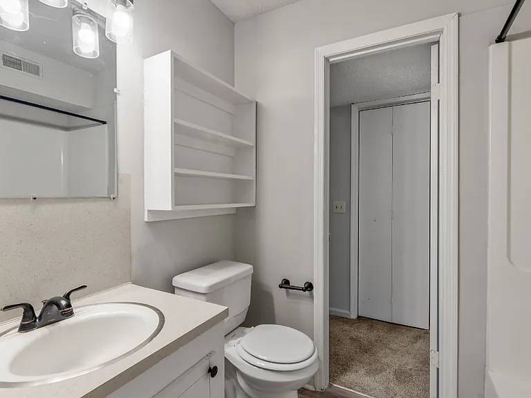The Montana Apartments — Photo 11