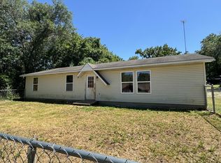 806 E Locust St, Stockton, MO 65785
