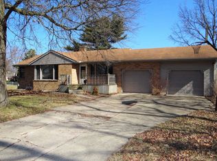 532 Eden Park Dr, Rantoul, IL 61866