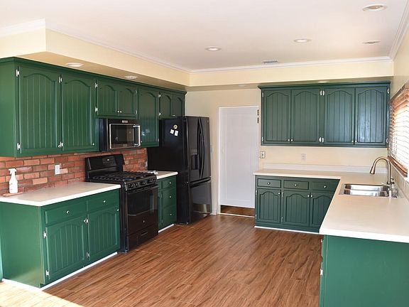 3rd image of 903 E Palm Ave